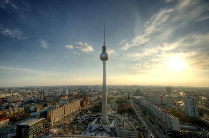 Berlin Capital 4-Course Sunset Dinner Cruise Including Drinks - What you drink for the price