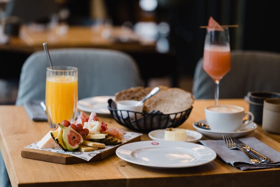 Berlin: Champagne Fine Dining Breakfast in Kreuzberg - A Champagne start at Frühstück 3000