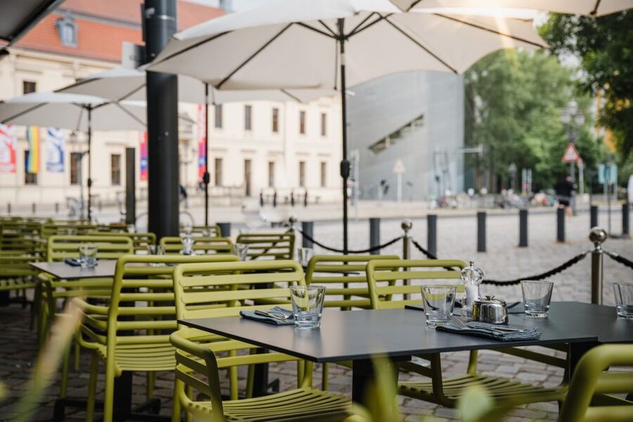 Berlin: Champagne Fine Dining Breakfast in Kreuzberg - Service, pace, and the small-group limit
