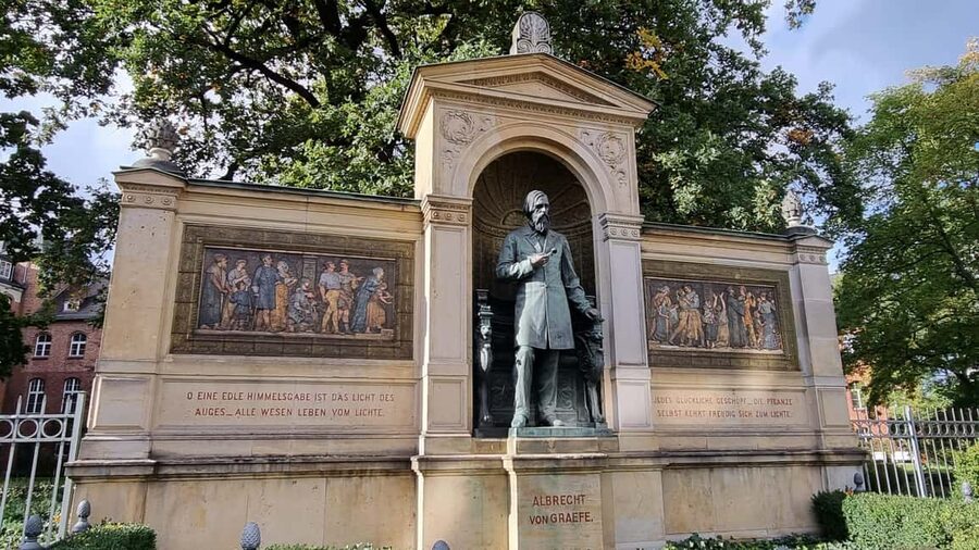 Berlin: Charité Hospital History Walking Tour - What the $28 price includes