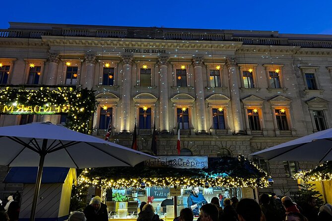 Berlin Christmas Markets Walking Tour - Humboldt Forum brings lights and modern Berlin