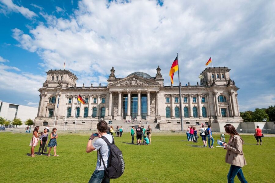 Berlin: City Center Walking Tour - Coffee at Gendarmenmarkt