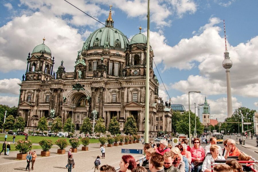 Berlin: City Sightseeing Hop-On Hop-Off Bus Tour - Alexanderplatz, the old center, and Unter den Linden