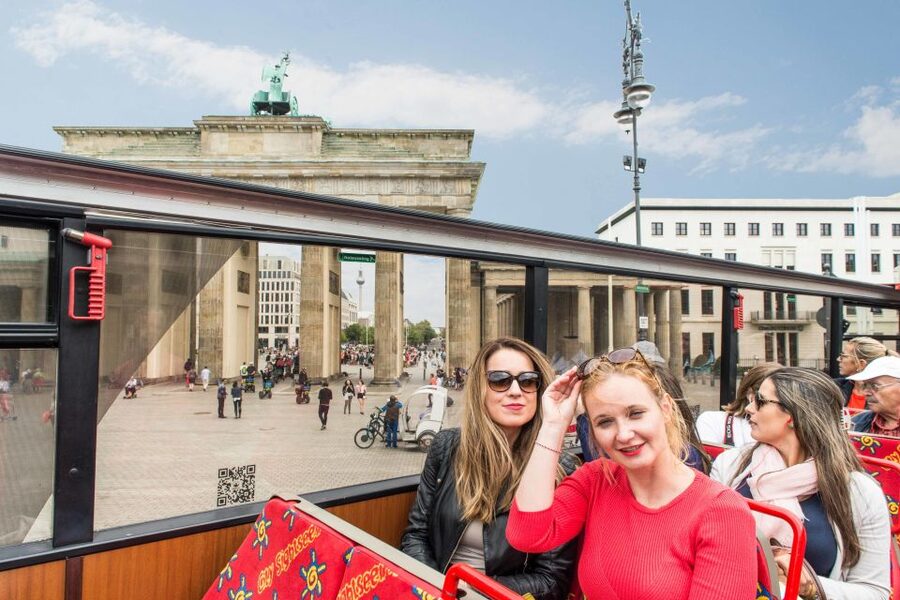 Berlin: City Sightseeing Hop-On Hop-Off Bus Tour - Starting the Classic Route in West Berlin