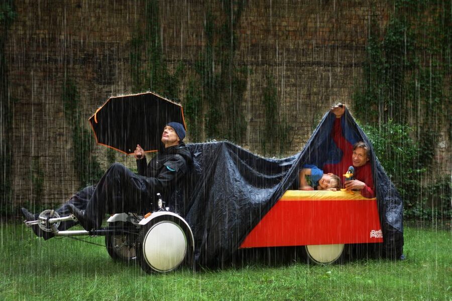 Berlin: City Sightseeing Tour in a Unique BedBike - Berlin Castle and the story of the city center