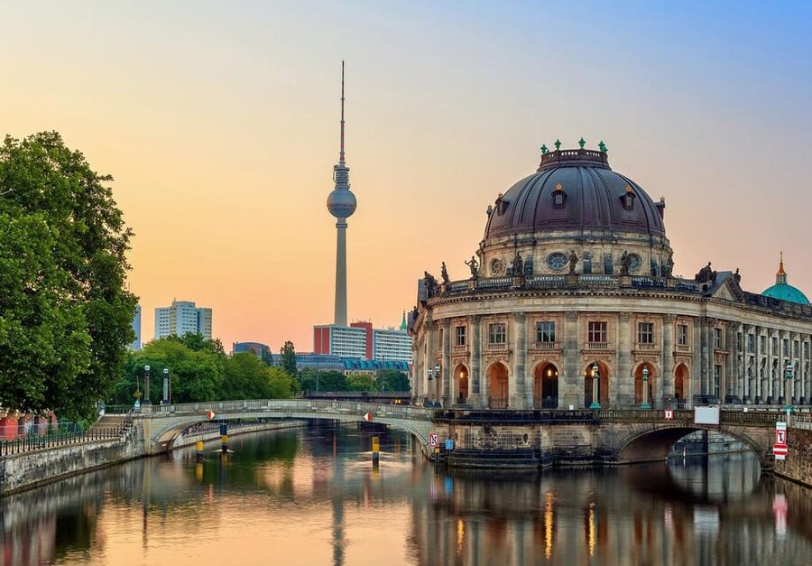 Berlin: Classical concerts at the Bode Museum Berlin - Music inside the Bode Museum’s Gobelin Room