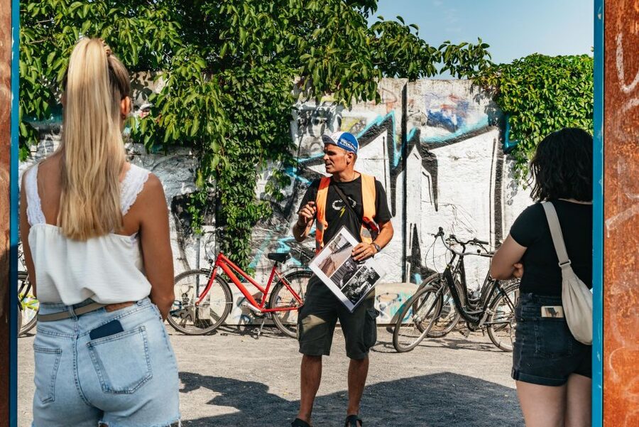 Berlin: Cold War Era History Guided Bike Tour - Brandenburg Gate and the route back