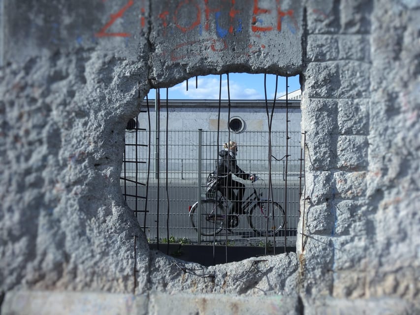 Berlin: Cold War History and Berlin Wall Guided Walking Tour - Why the Berlin Wall Memorial deserves 75 minutes