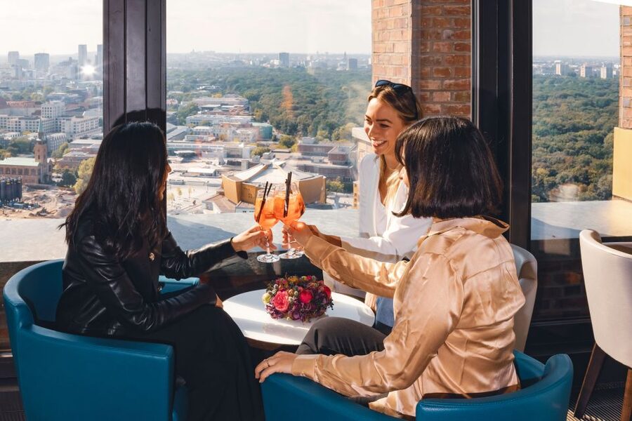 Berlin: Combo-Ticket for Panoramapunkt with Crémant at Café - Why Panoramapunkt is a smart alternative to the TV Tower