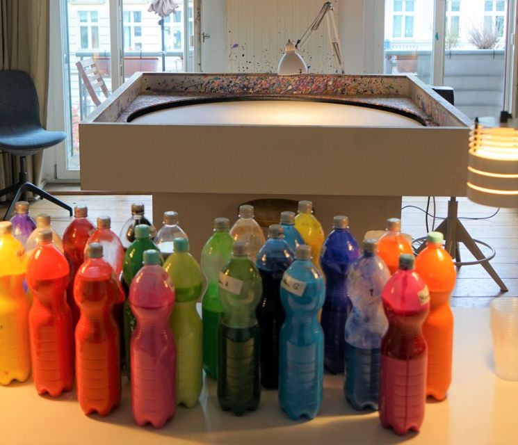 Berlin: Create Your Own Spin Painting at Jans Echternacht - One large canvas or two smaller ones