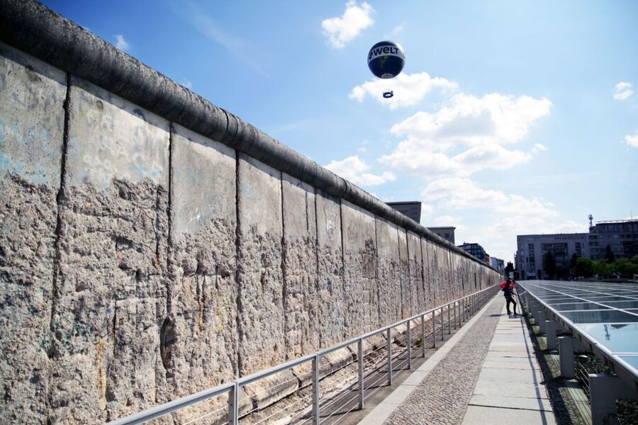 Berlin: Discover Berlin Walking Tour - The former bunker site and the final days of Hitler
