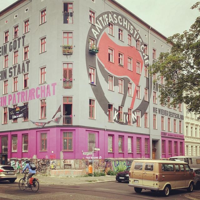 Berlin: DIY & Subculture Sightseeing in a 1972 Ford Van! - Should you book the Berlin DIY and Subculture tour?