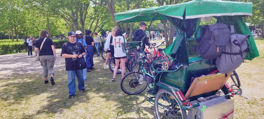 Berlin (E)Bike Tour Historical Highlights in Small groups - Why an e-bike helps in central Berlin