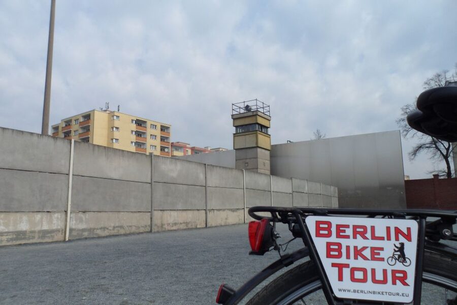 Berlin: E-Bike Tour of the Berlin Wall and Mitte Highlights - Tiergarten and the Holocaust Memorial