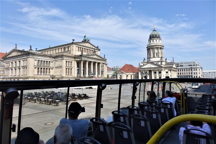 Berlin: East and West Hop-On Hop-Off Bus Tour - Tiergarten, Victory Column, and the western finish