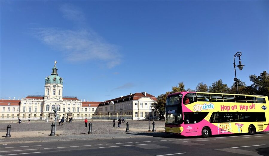Berlin: East and West Hop-On Hop-Off Bus Tour - Timing your one or two days