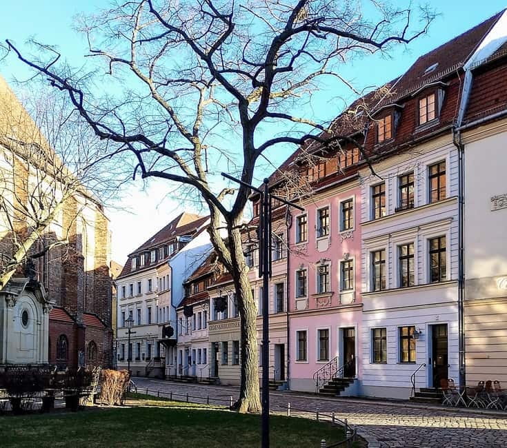 Berlin: East and West Wall Tour by Bike with a Guide - Starting in Friedrichshain, Berlin’s East Side