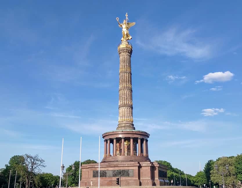 Berlin: East and West Wall Tour by Bike with a Guide - Berlin Palace and Museum Island