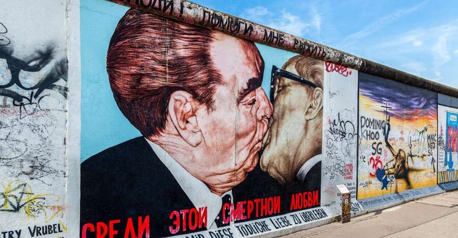 Berlin: East Side Gallery and Cold War Segway Tour - Key points at a glance