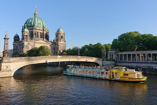 Berlin East Side Tour 2.5 hour cruise with commentary - Starting at Alte Börse on Burgstraße