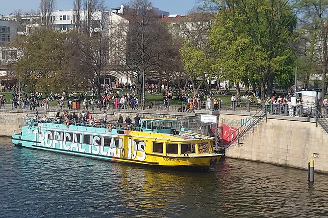 Berlin East Side Tour 2.5 hour cruise with commentary - East Side Gallery and the Oberbaum Bridge