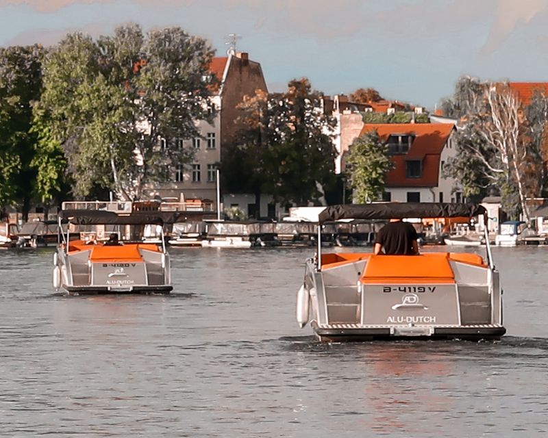 Berlin: Electric Boat Rental for self-driving 2 hrs - A Quiet Start Near Grünau