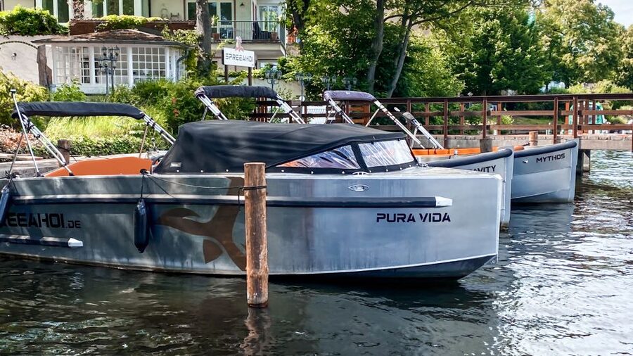 Berlin: Electric Boat Rental for self-driving 2 hrs - Should You Book This Berlin Boat Rental?