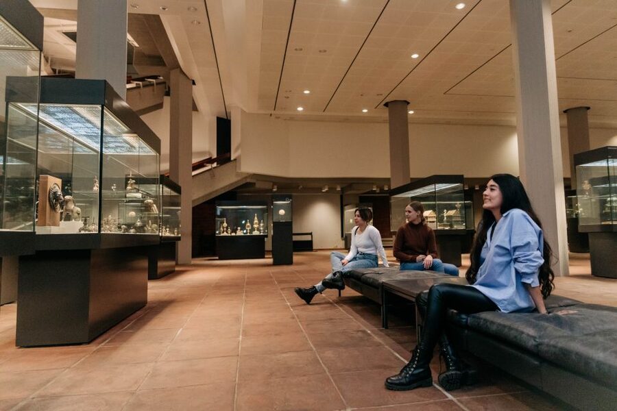 Berlin: Entry Ticket To The Kunstgewerbemuseum - Lighting, accessibility, and practical points