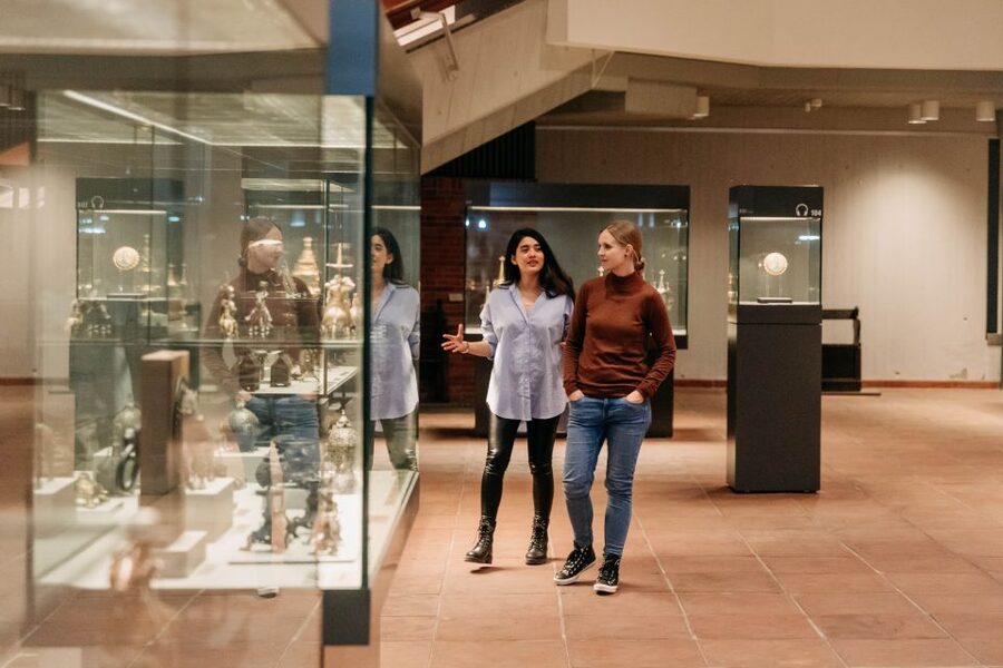 Berlin: Entry Ticket To The Kunstgewerbemuseum - Glass, porcelain, silver, and furniture