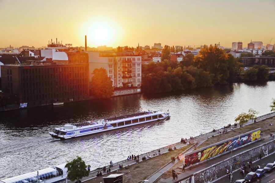Berlin: Evening City Sightseeing Cruise - A twilight view of Berlin from the River Spree
