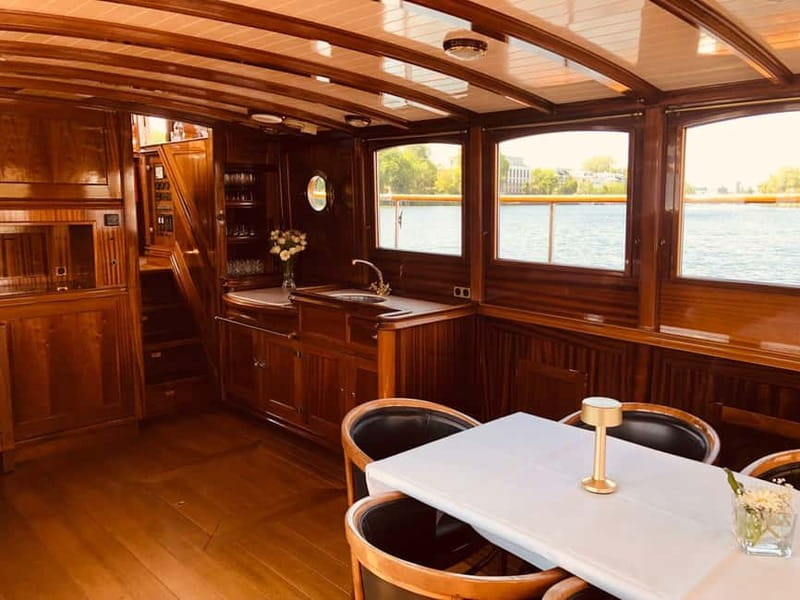 Berlin: Evening Yacht Cruise with Aperitif & Dinner Upgrade - Adding the Patio Restaurant Ship dinner