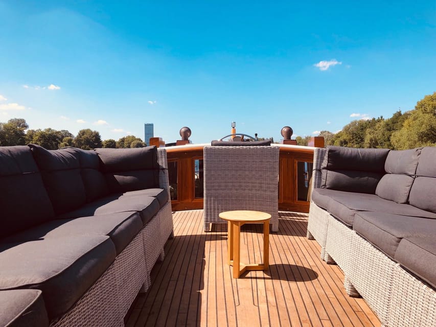 Berlin: Evening Yacht Cruise with Aperitif & Dinner Upgrade - Is the price fair for 1.5 hours?