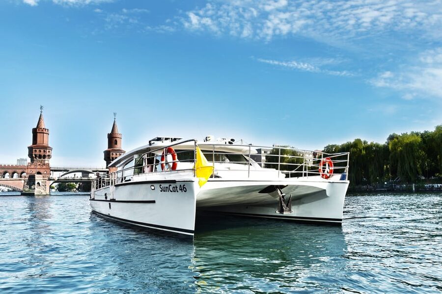 Berlin: Exclusive Boat Tour on a Solar-Powered Catamaran - The Mühlendamm lock adds a real river moment
