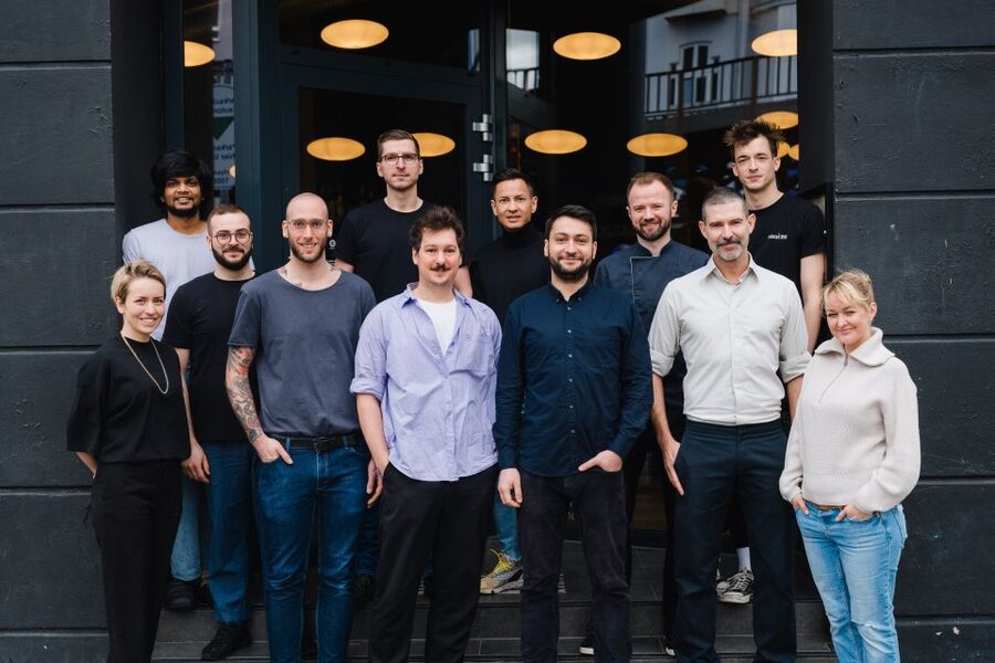Berlin: Fine Dining Breakfast with Champagne in Schoneberg - Group size, access, and practical planning
