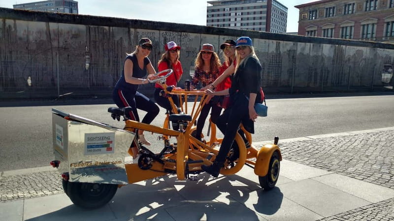Berlin: Fun Private Guided Sightseeing Tours with Teambikes - Unter den Linden and Museum Island