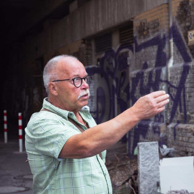 Berlin: GDR witness tour in small group - Why this GDR tour feels different from a standard Berlin walk