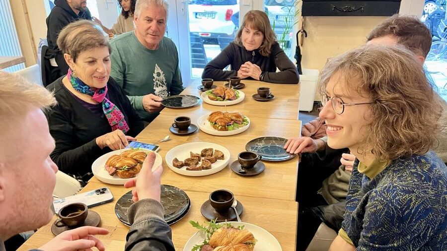 Berlin: Gourmet Food & Cultural Walking Tour - Key points to know before booking