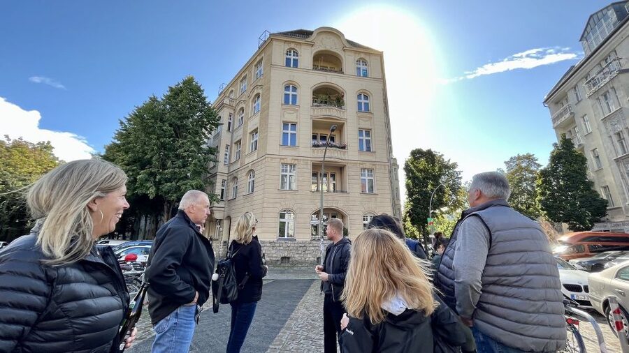 Berlin: Gourmet Food & Cultural Walking Tour - Practical advice for making the most of it