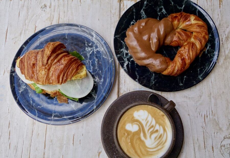 Berlin: Gourmet Food & Cultural Walking Tour - Seven to eight tastings, not one oversized meal