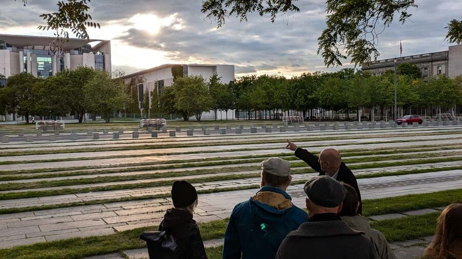 Berlin: Government District around the Reichstag Guided Tour - Who will get the most from this walk