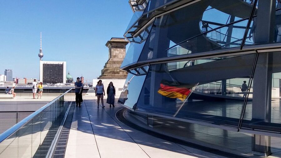 Berlin: Government District Tour and Reichstag Dome Visit - Key points to know before booking
