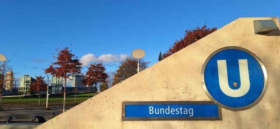 Berlin: Government District Tour and Reichstag Dome Visit - Who should book this Berlin tour?