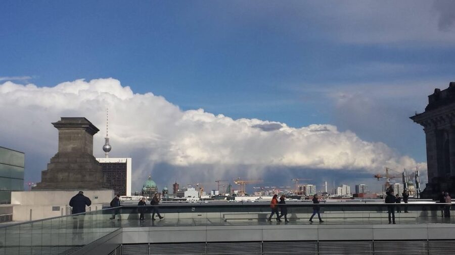 Berlin: Government District Tour and Reichstag Dome Visit - Guides who make the difference