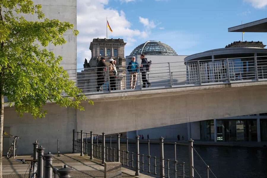 Berlin: Government Quarter Tour and Reichstag Dome Visit - Key points to know before booking