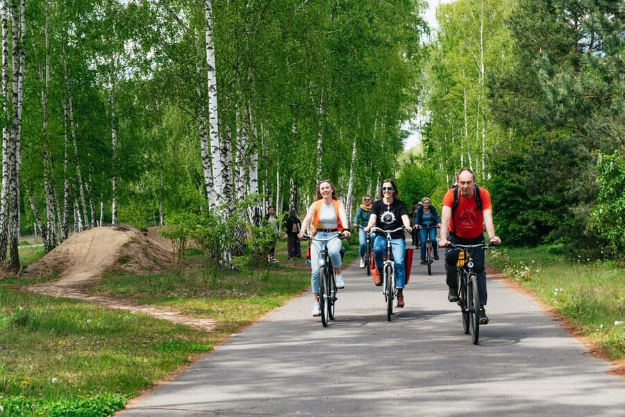 Berlin: Green City Guided Bike Tour - Who Should Book This Ride?