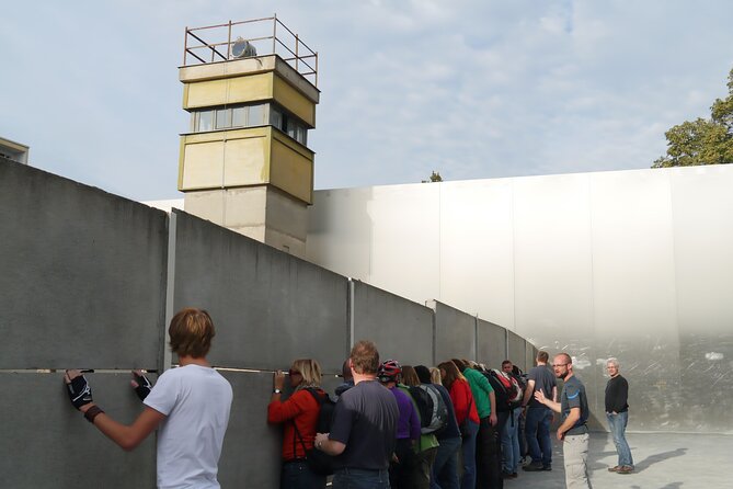 Berlin: Guided Bike tour of the Berlin Wall and Third Reich - Wall memorials and the physical meaning of division