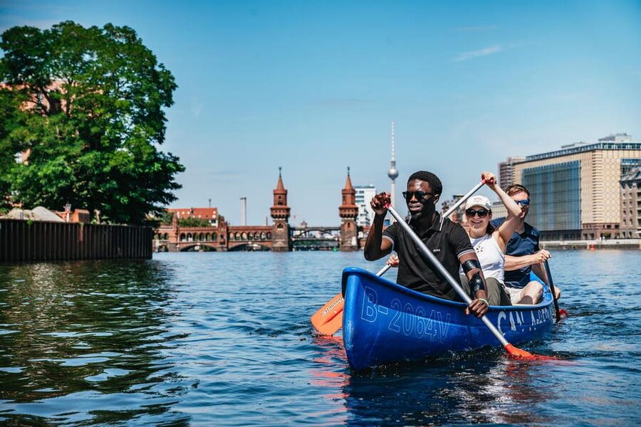 Berlin: Guided Tour by Canoe - Why Berlin looks different from a canoe