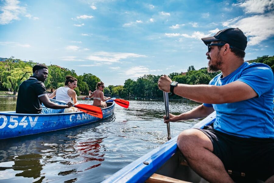 Berlin: Guided Tour by Canoe - Meeting at Port Biergarten Jockel