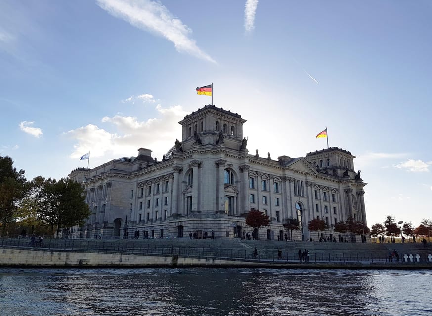Berlin: Guided Walking Tour around the Reichstag - Bundestag administration and the Jakob-Kaiser House