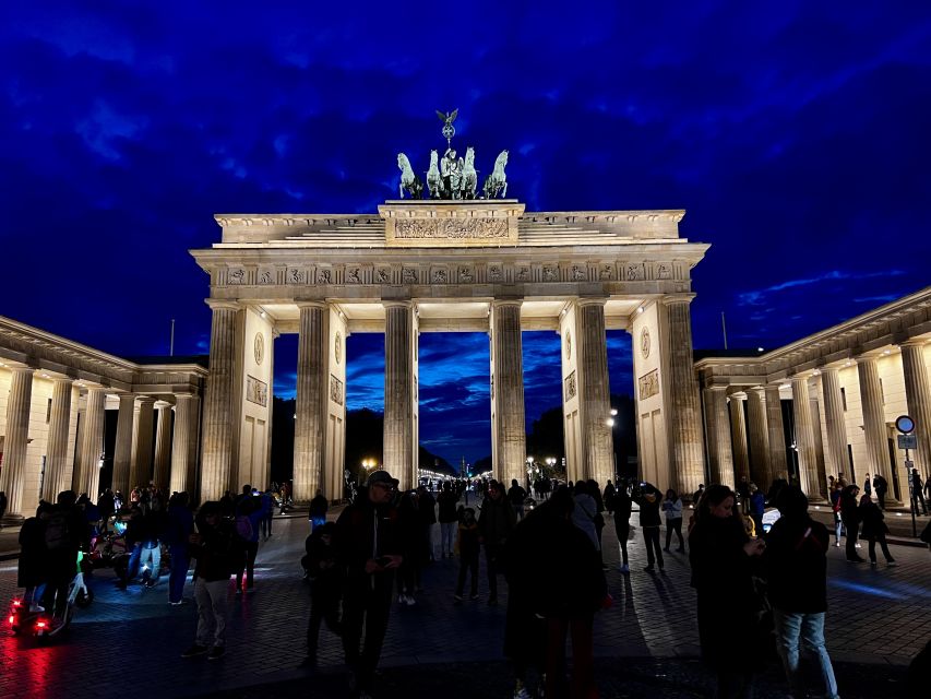Berlin: Guided Walking Tour in English - Brandenburg Gate and the meaning of the finish